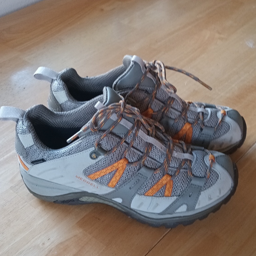 Women's Merrell Hiking Shoes Size 8.5 Brindle